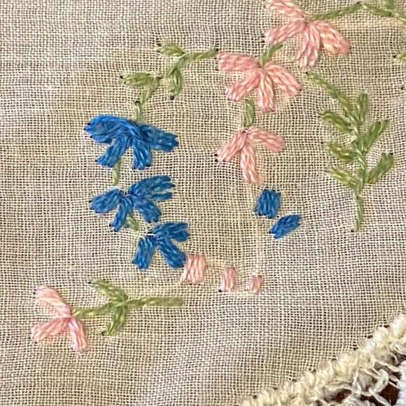 Handstitched Corner Embroidered Floral Linen Handkerchief Delicate Vintage - Picture 5 of 6